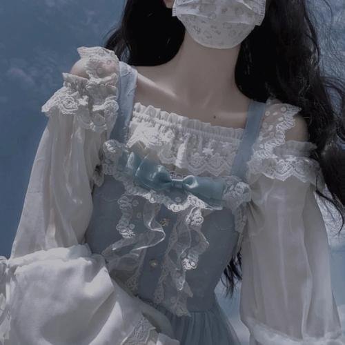 追梦的黎族女娃娃